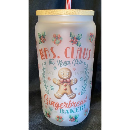 Mrs. Claus' Gingerbread Bakery- 16 oz Libbey Glass